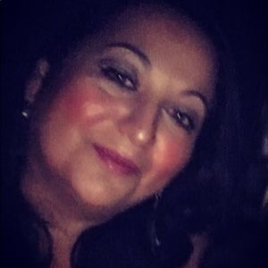 Meet your Posher, Roxanne